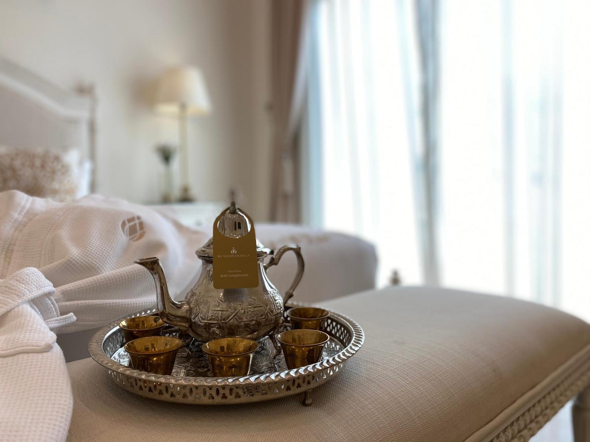 Western Hotel - Madīnat Zāyid Exteriör bild